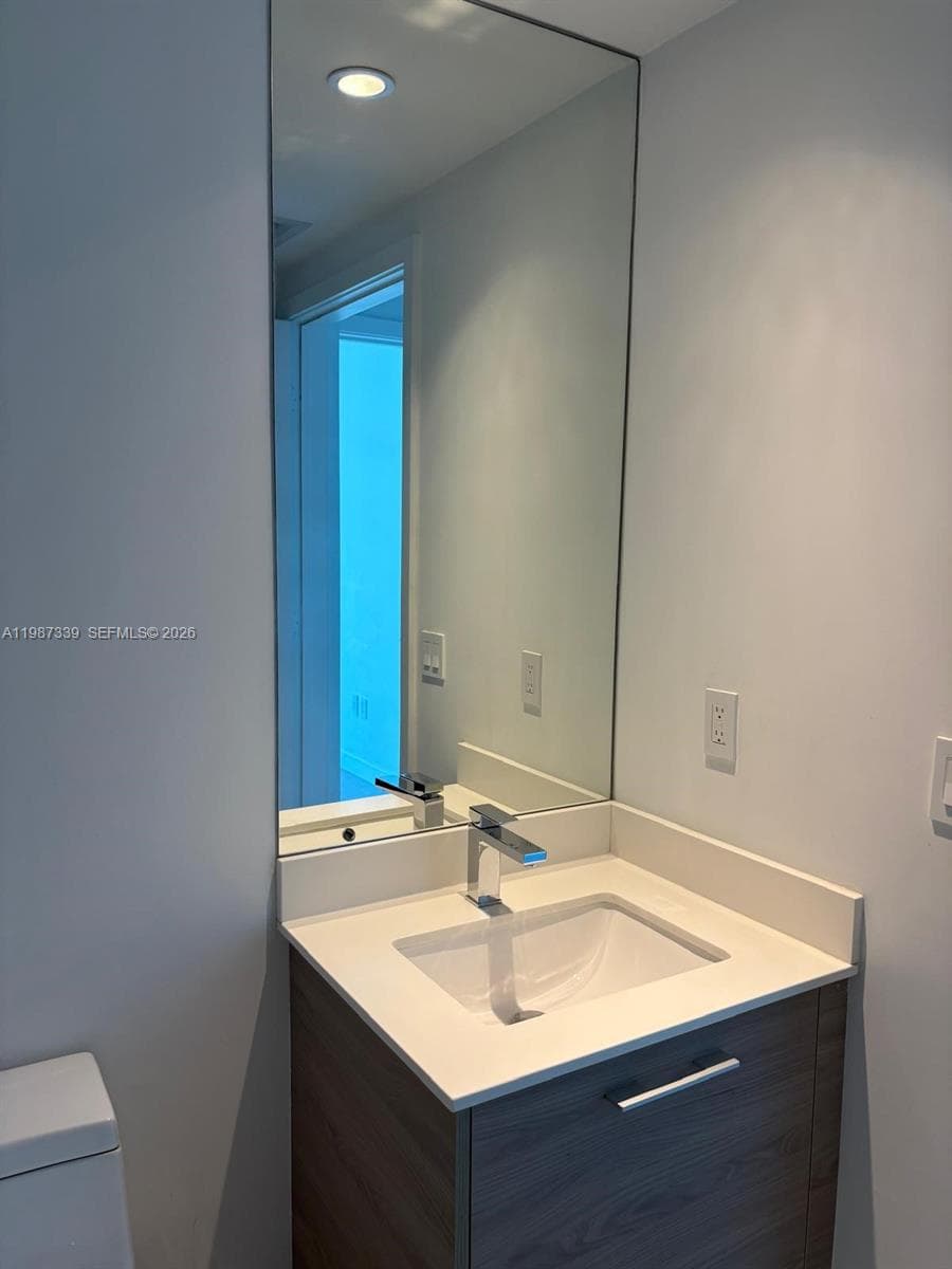 1300 S Miami Ave # 2911, Miami FL 33130 — 23