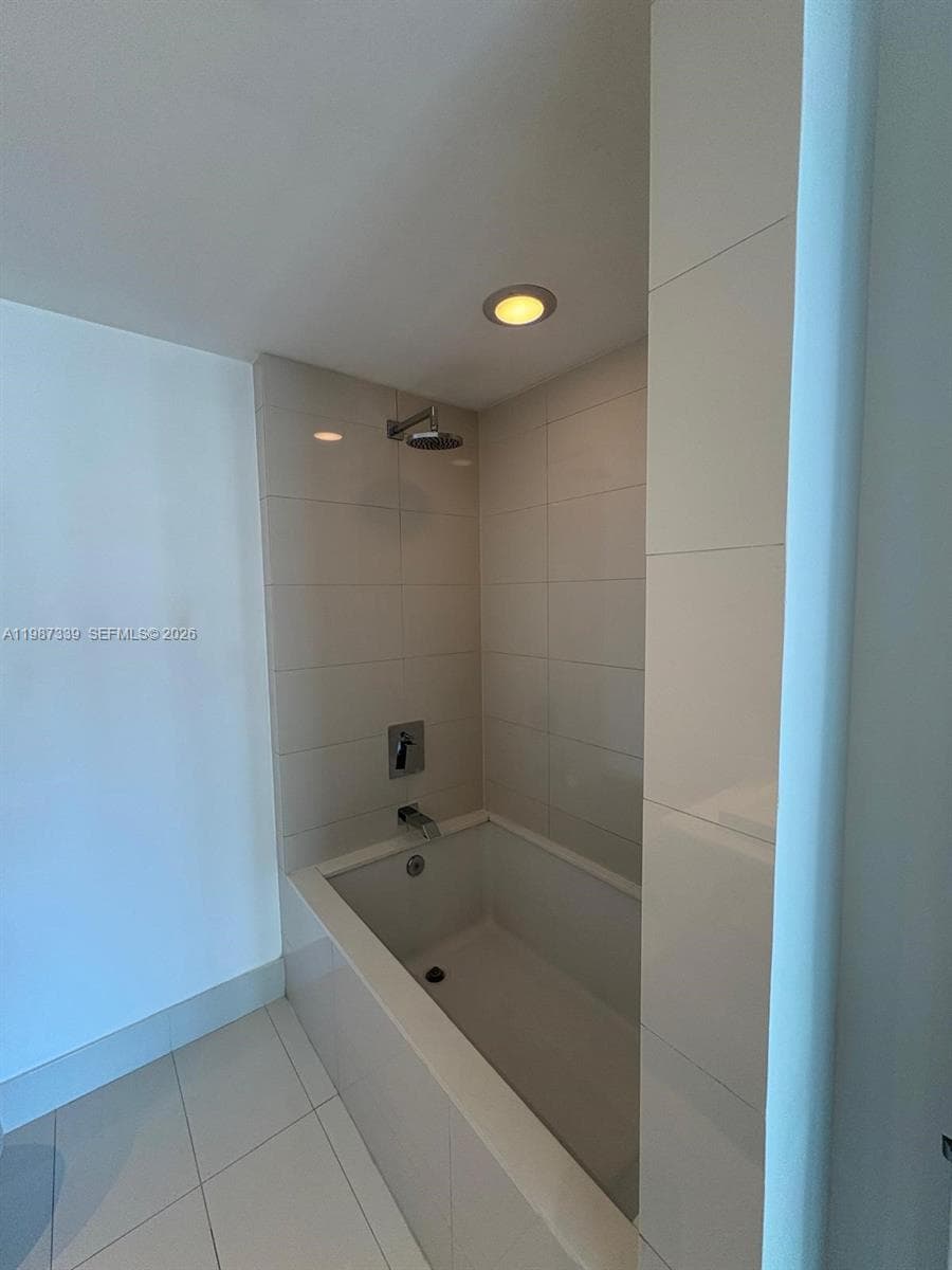 1300 S Miami Ave # 2911, Miami FL 33130 — 18