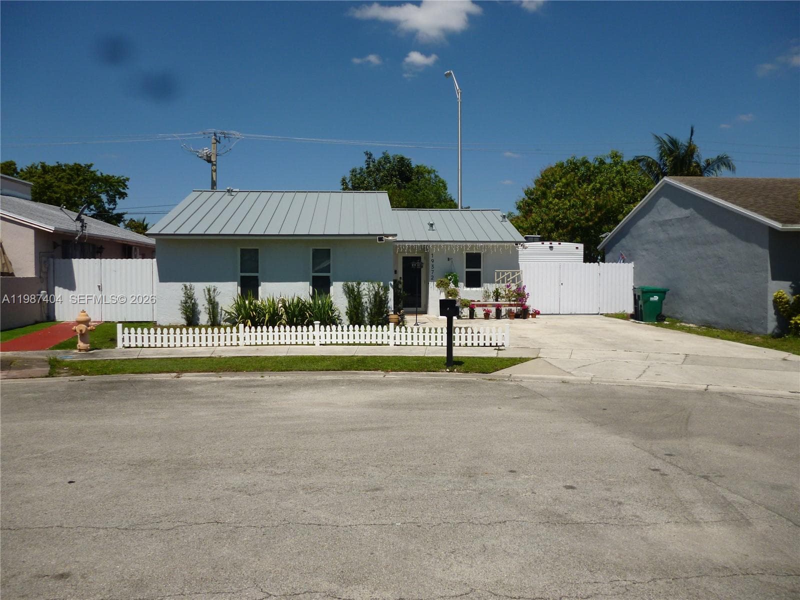 19372 SW 119th Ct, Miami FL 33177 — 2
