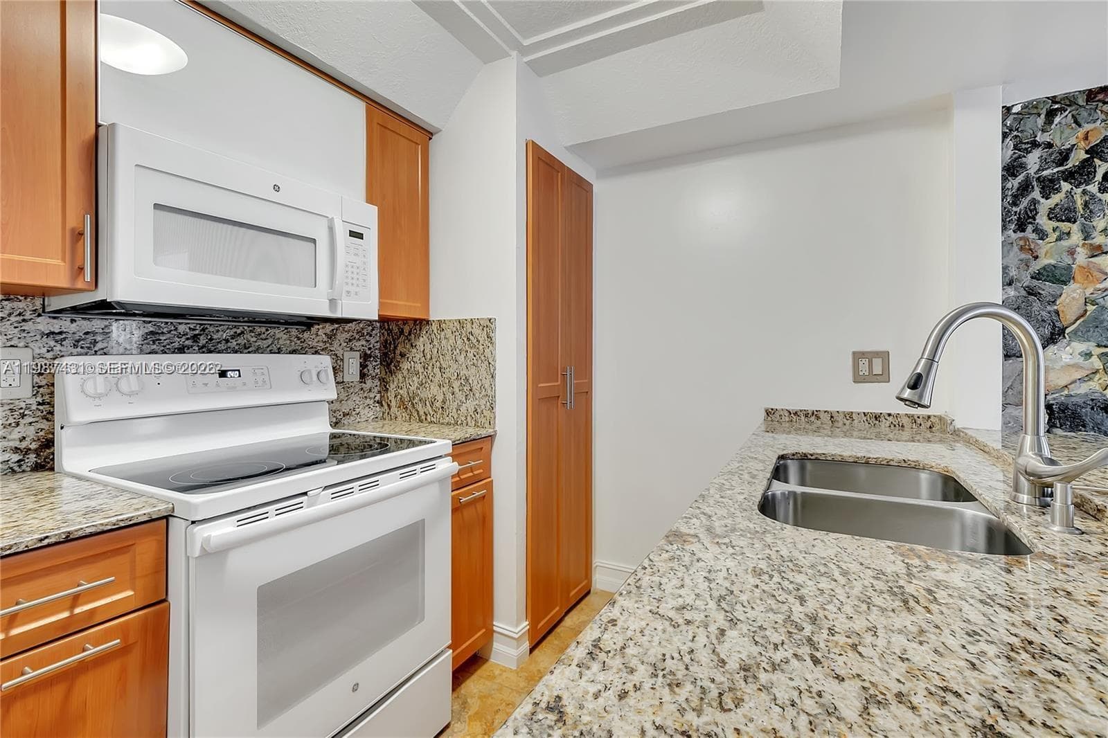 6580 W 27th Ct # 12, Hialeah FL 33016 — 23