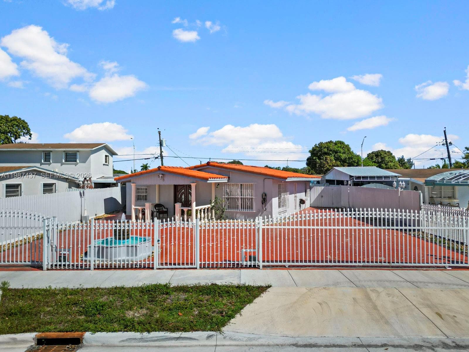 871 SE 5th Pl, Hialeah FL 33010 — 2