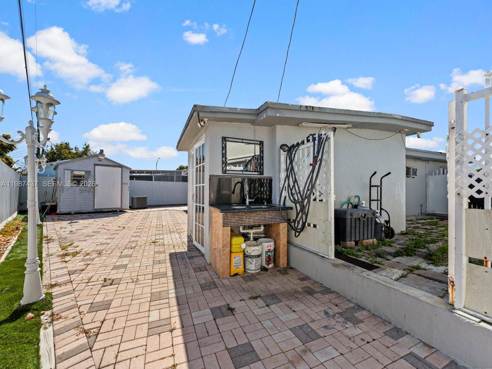 871 SE 5th Pl, Hialeah FL 33010 — 33