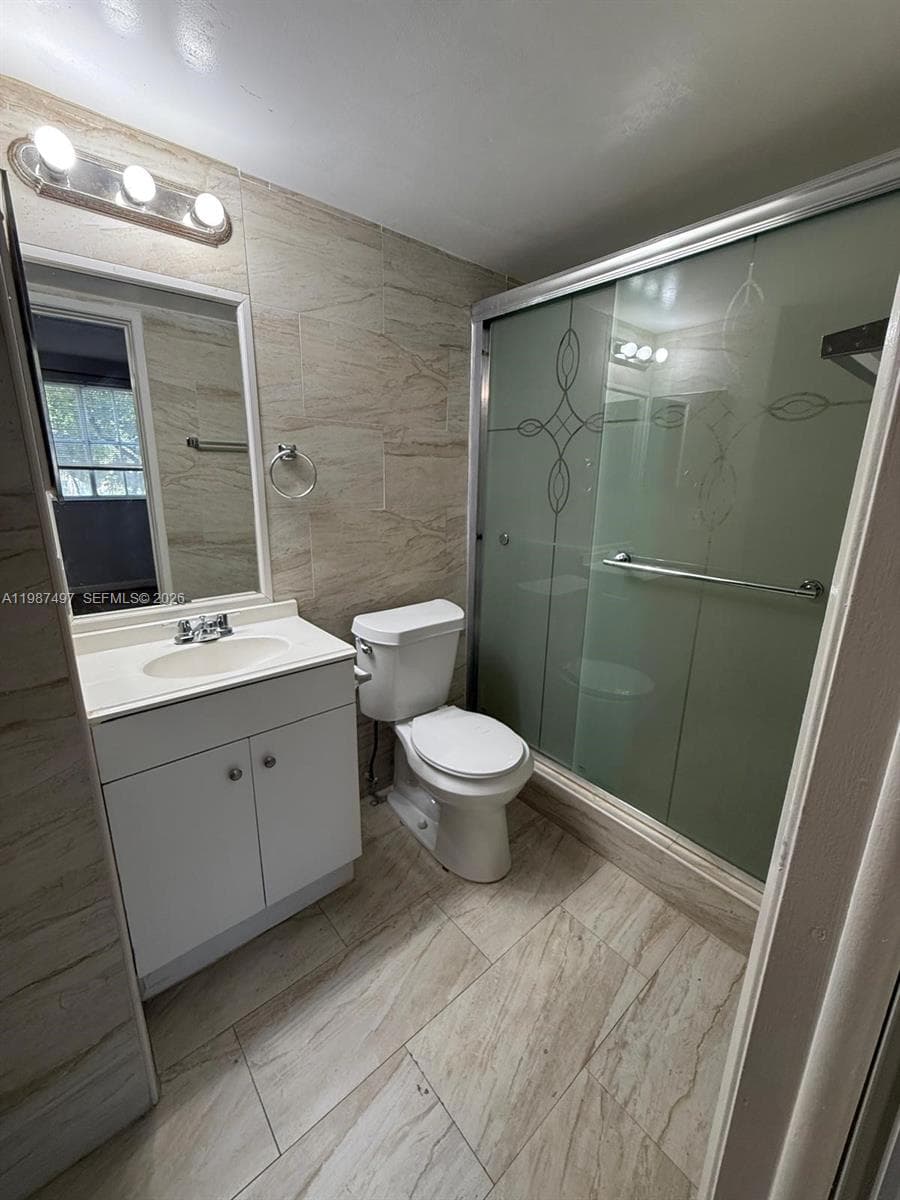 6045 NW 186th St # 115, Hialeah FL 33015 — 24