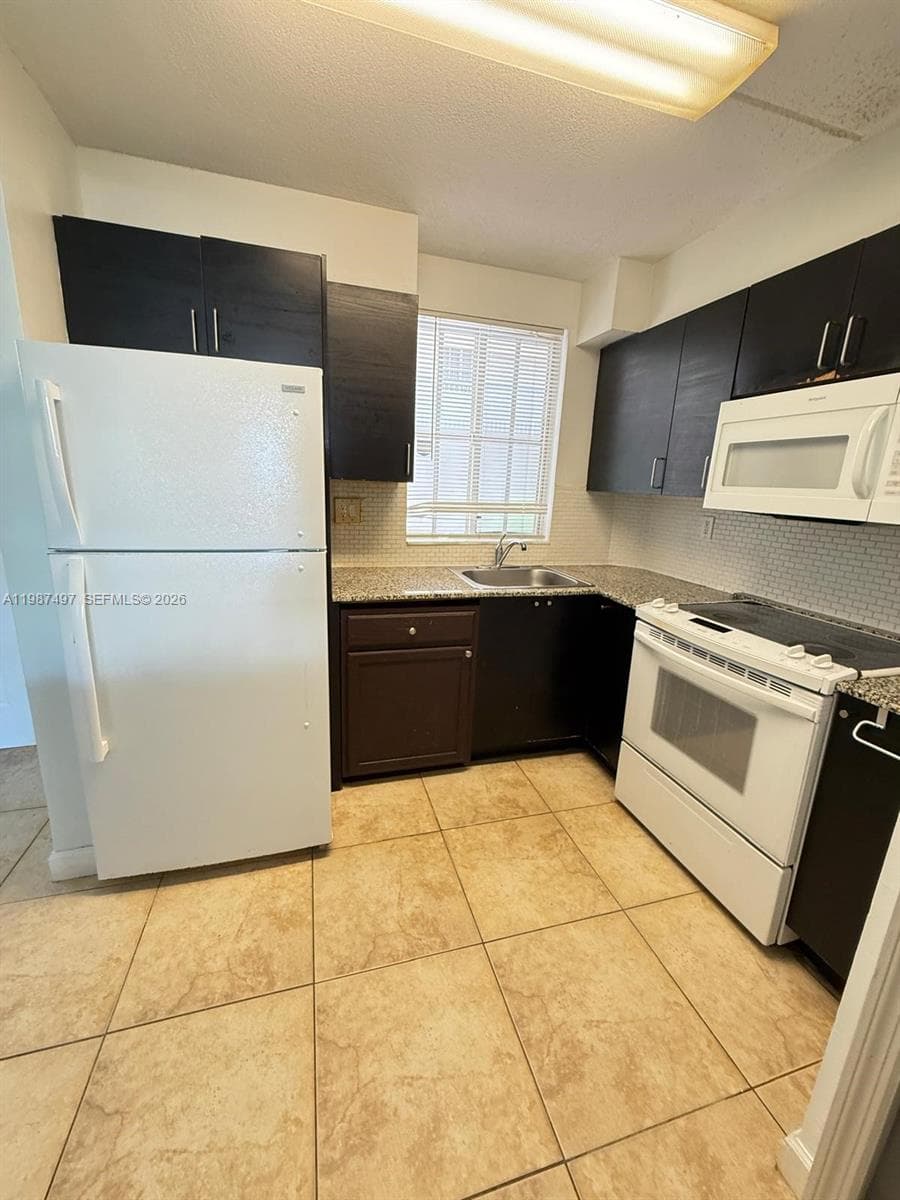 6045 NW 186th St # 115, Hialeah FL 33015 — 10