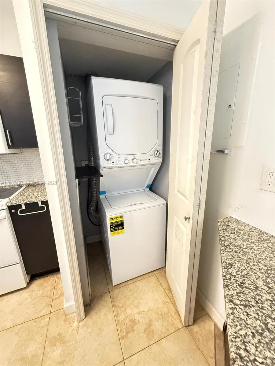 6045 NW 186th St # 115, Hialeah FL 33015 — 18