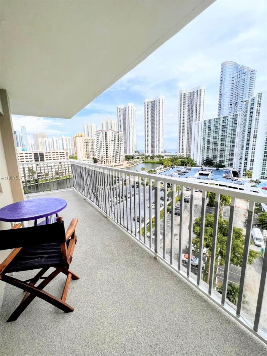 300 Bayview Dr # 915, Sunny Isles Beach FL 33160 — 12