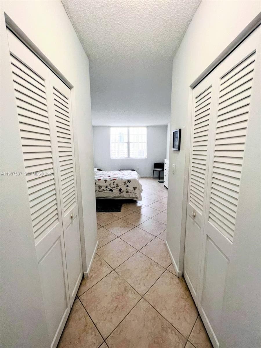 300 Bayview Dr # 915, Sunny Isles Beach FL 33160 — 18