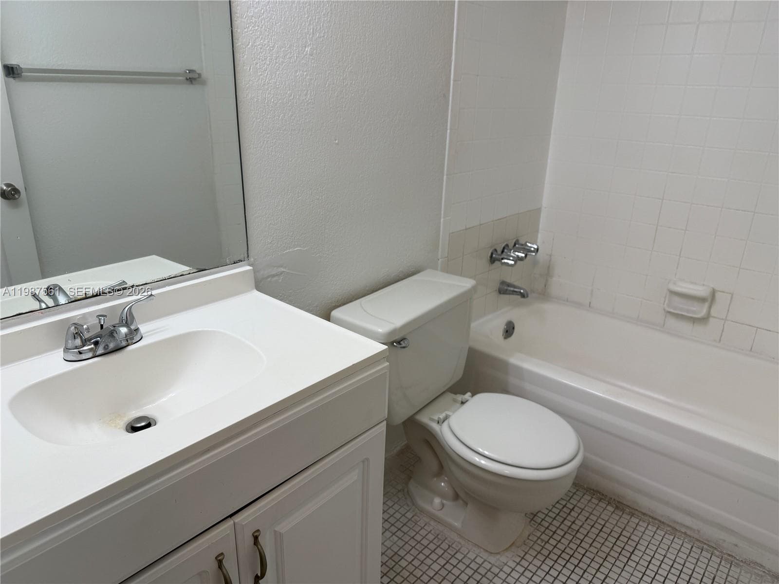 5755 W 20th Ave # 201, Hialeah FL 33012 — 13