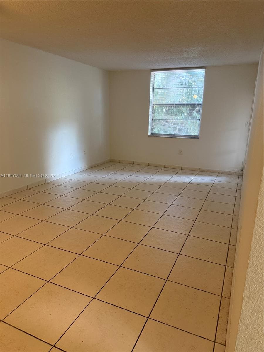 5755 W 20th Ave # 201, Hialeah FL 33012 — 4