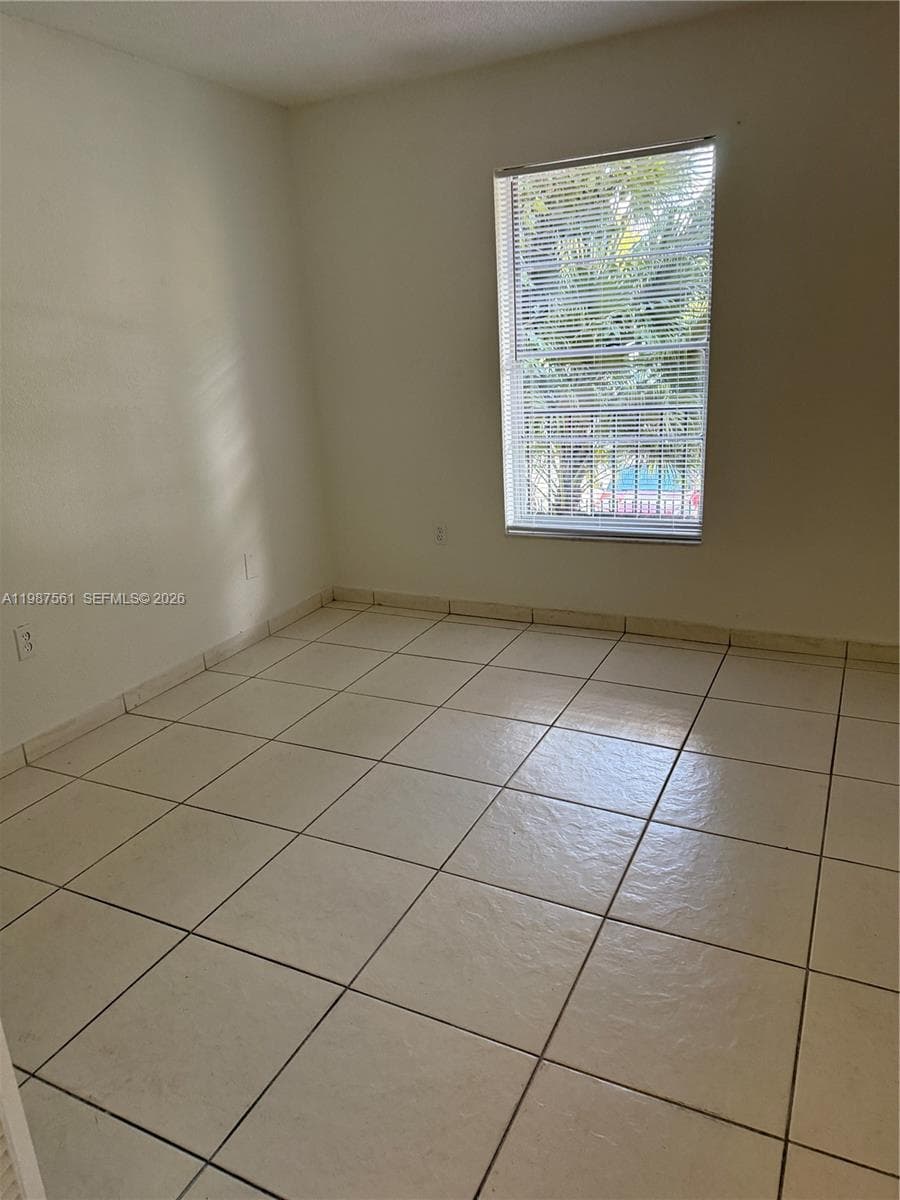 5755 W 20th Ave # 201, Hialeah FL 33012 — 8