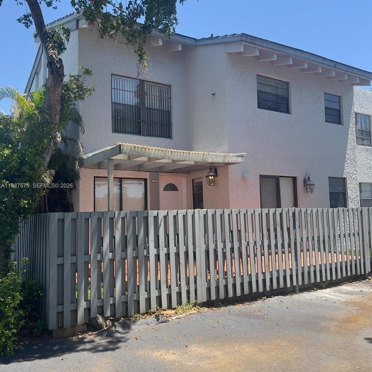 10550 NW 7th Ter # B7, Miami FL 33172 — 6
