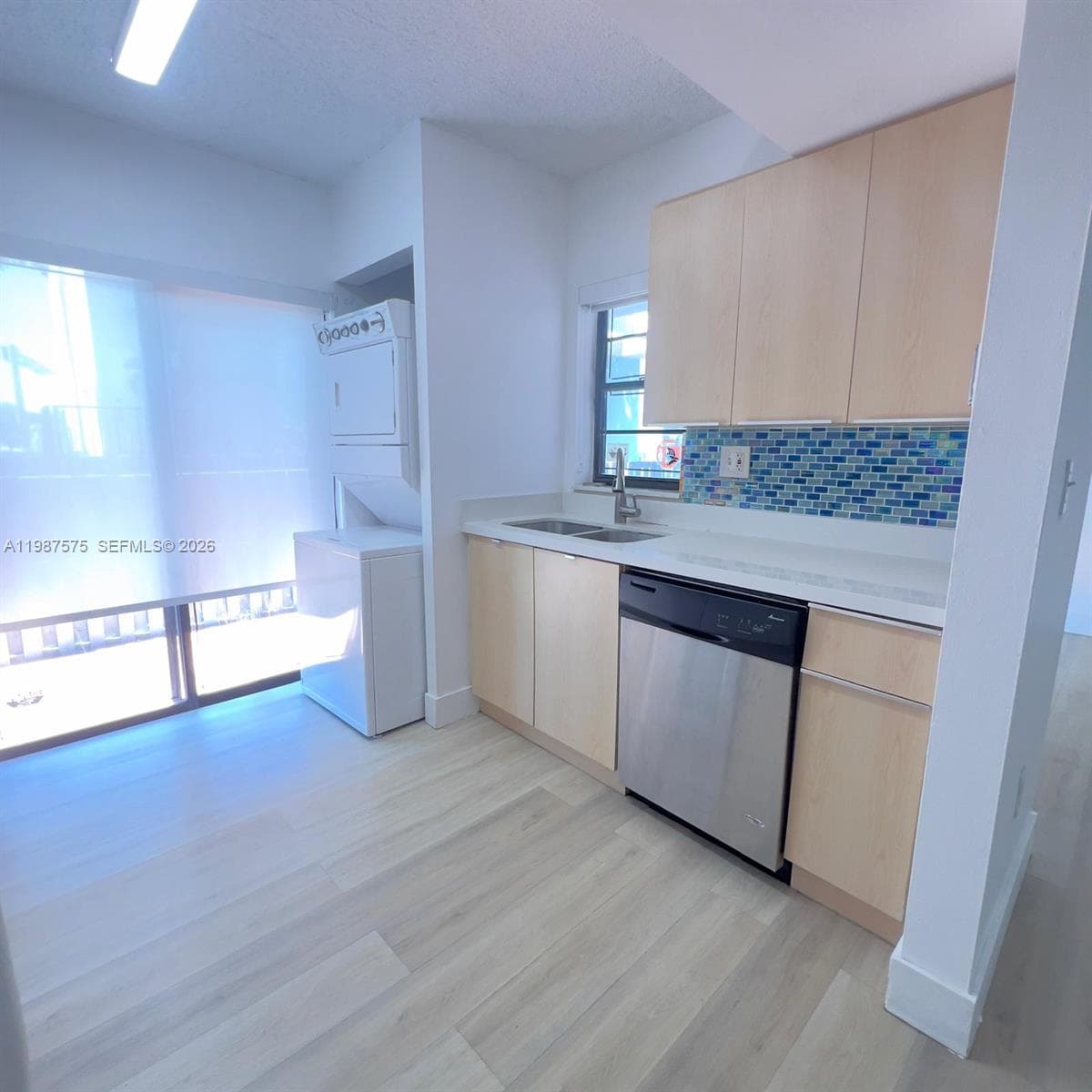 10550 NW 7th Ter # B7, Miami FL 33172 — 12