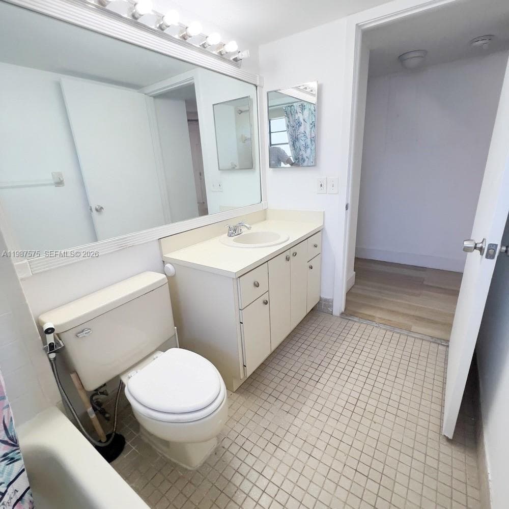 10550 NW 7th Ter # B7, Miami FL 33172 — 22