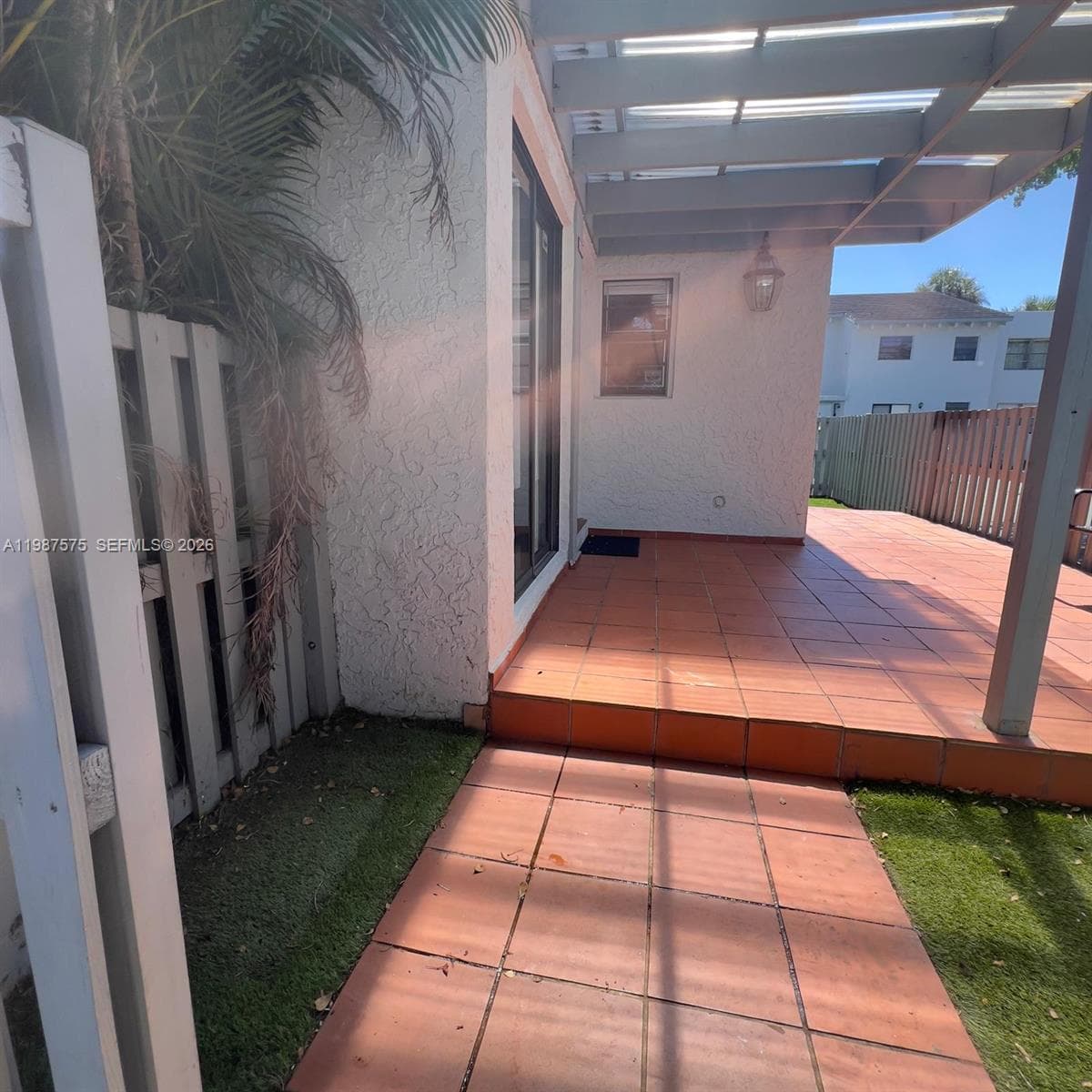 10550 NW 7th Ter # B7, Miami FL 33172 — 5