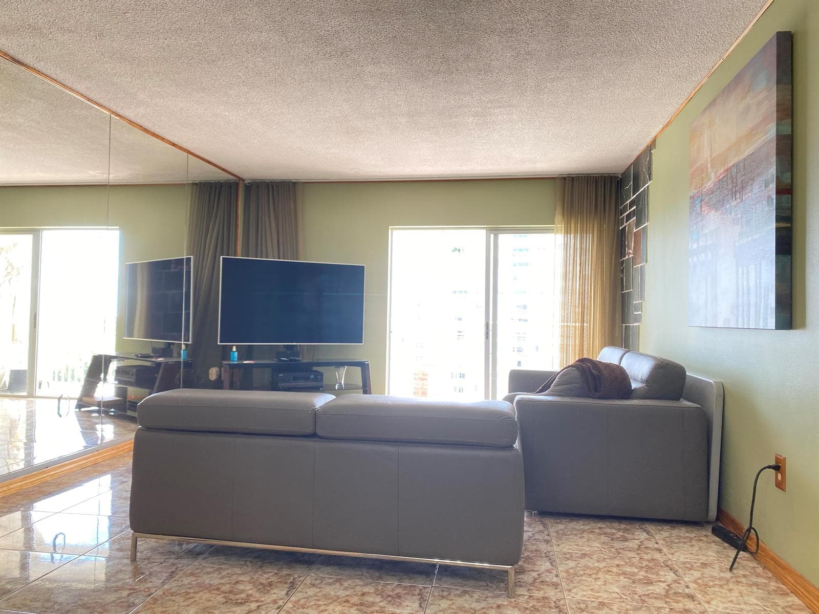 400 Kings Point Drive # 1423, Sunny Isles Beach FL 33160 — 25
