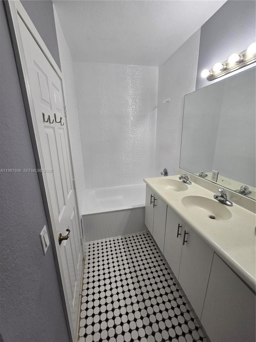 5630 NW 107th Ave # 1605, Doral FL 33178 — 16
