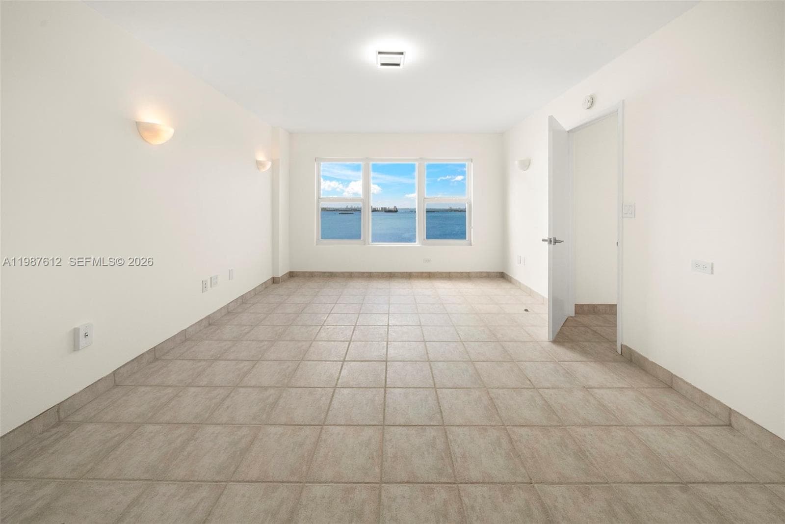 11111 Biscayne Blvd # 19D, Miami FL 33181 — 11