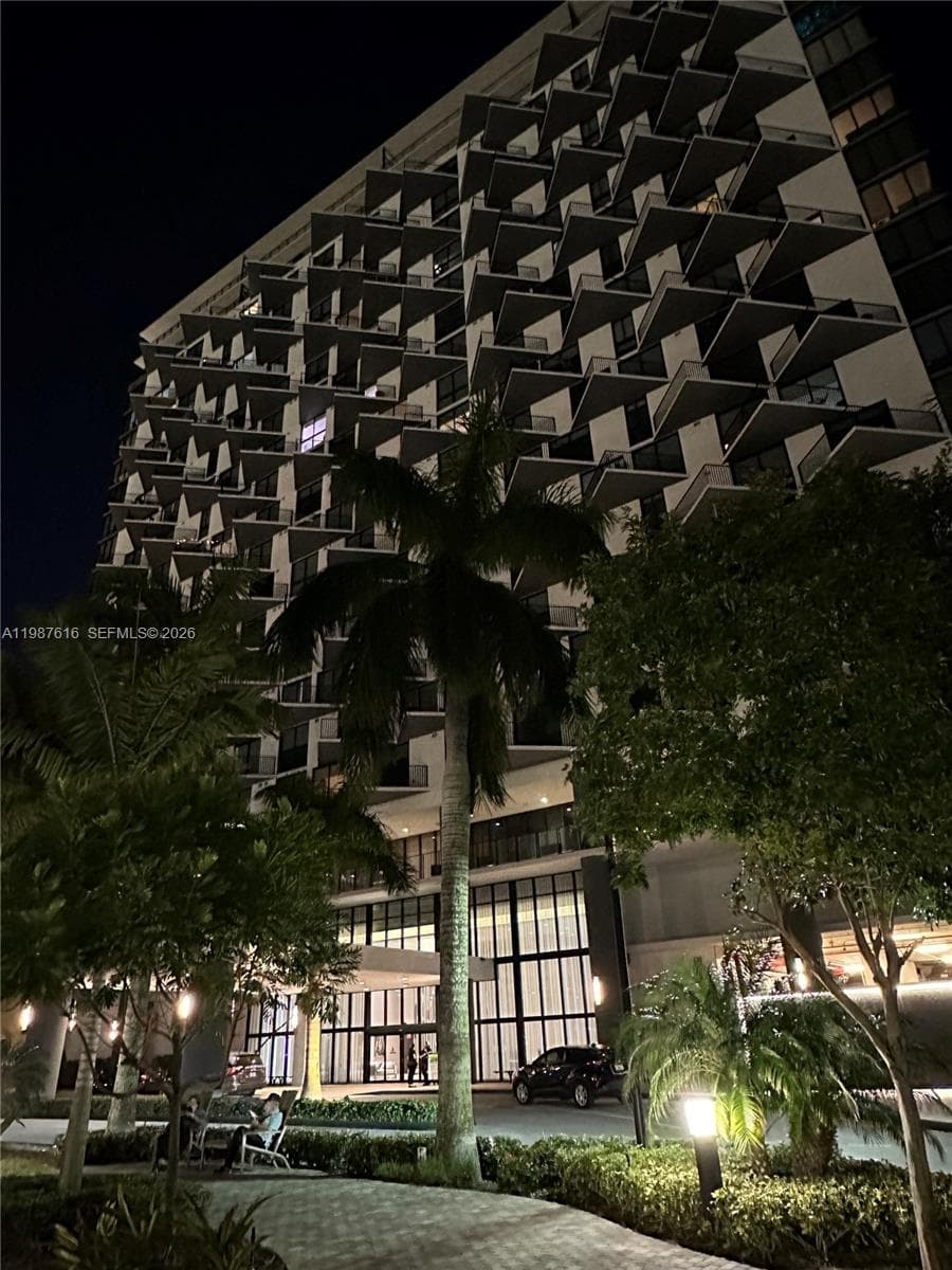 5300 NW 85th Ave # 409, Doral FL 33166 — 16