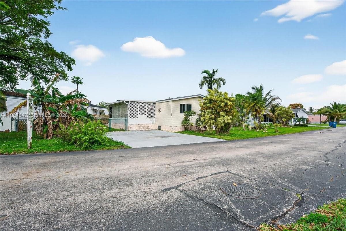35250 SW 177th Ct, Homestead FL 33034 — 7