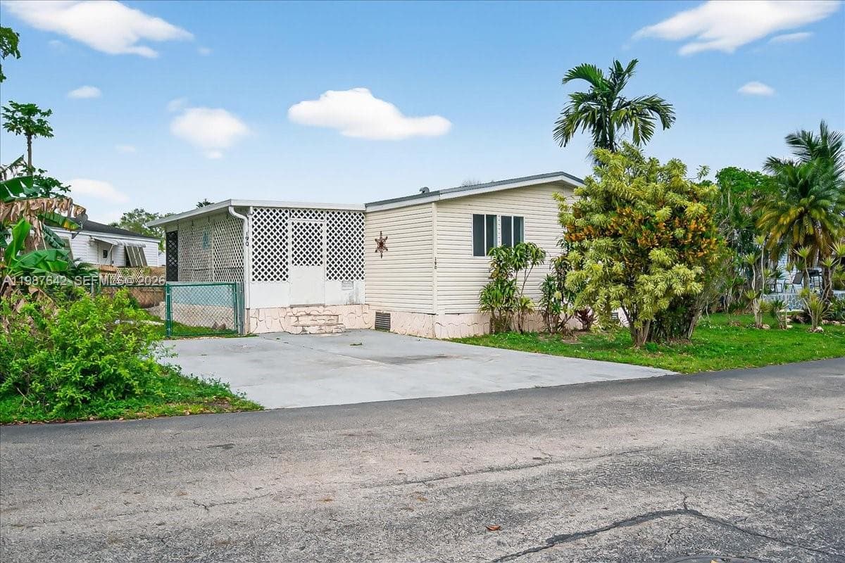 35250 SW 177th Ct, Homestead FL 33034 — 14