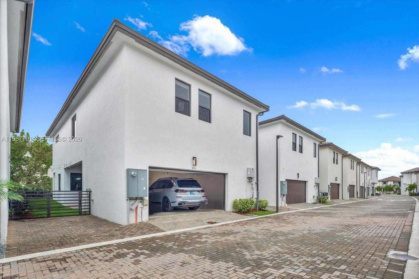 4346 NW 81st Ave, Doral FL 33166 — 26