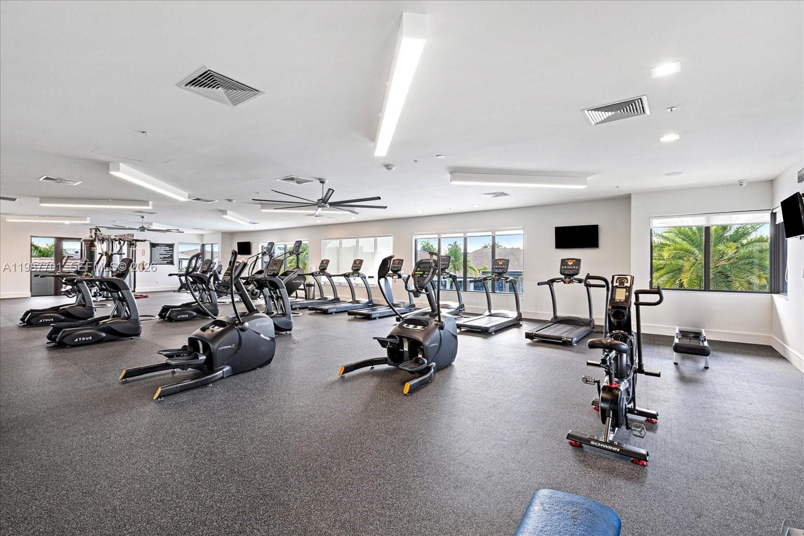 4346 NW 81st Ave, Doral FL 33166 — 49