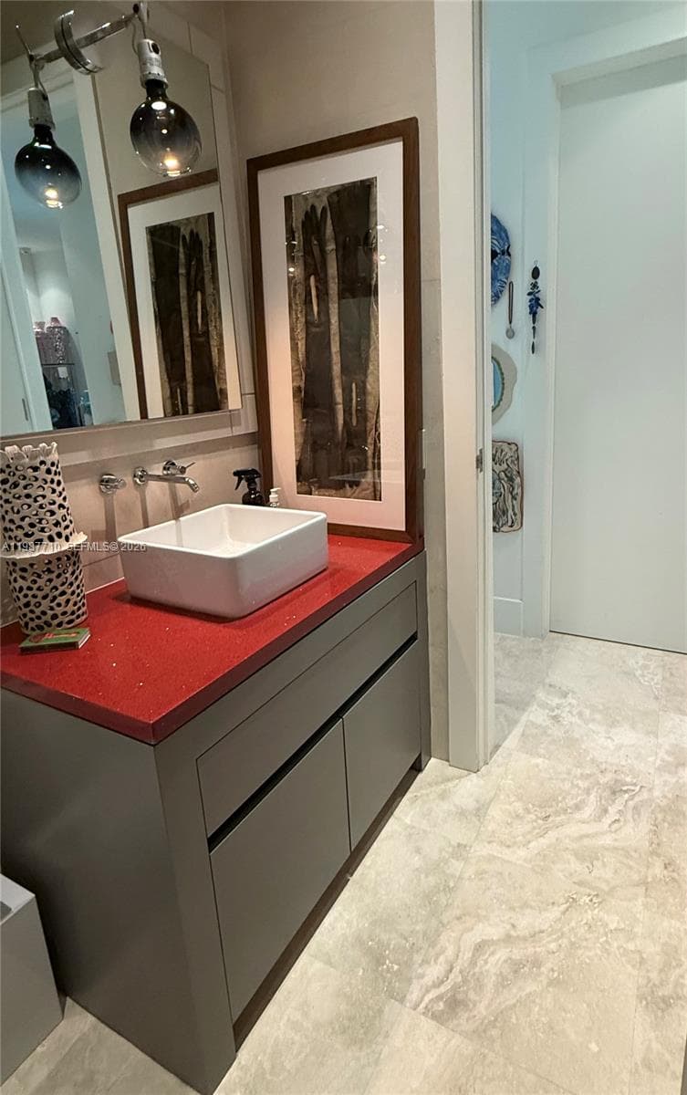 140 Hampton Ln, Key Biscayne FL 33149 — 24