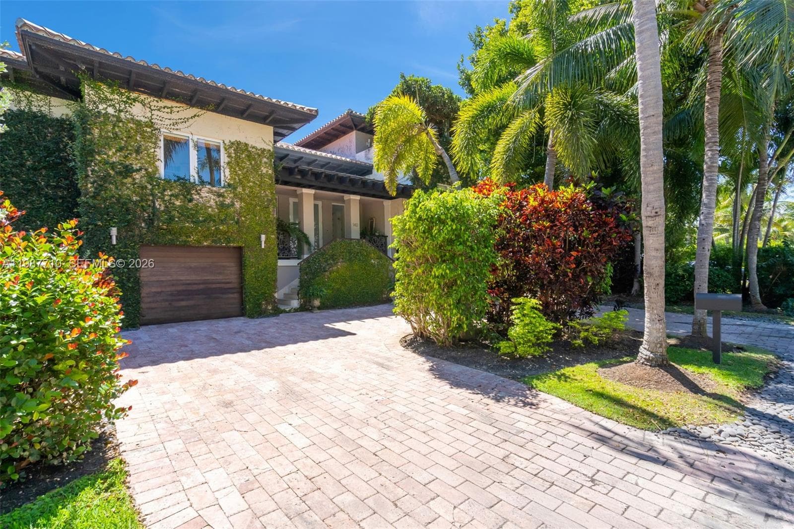 140 Hampton Ln, Key Biscayne FL 33149 — 40