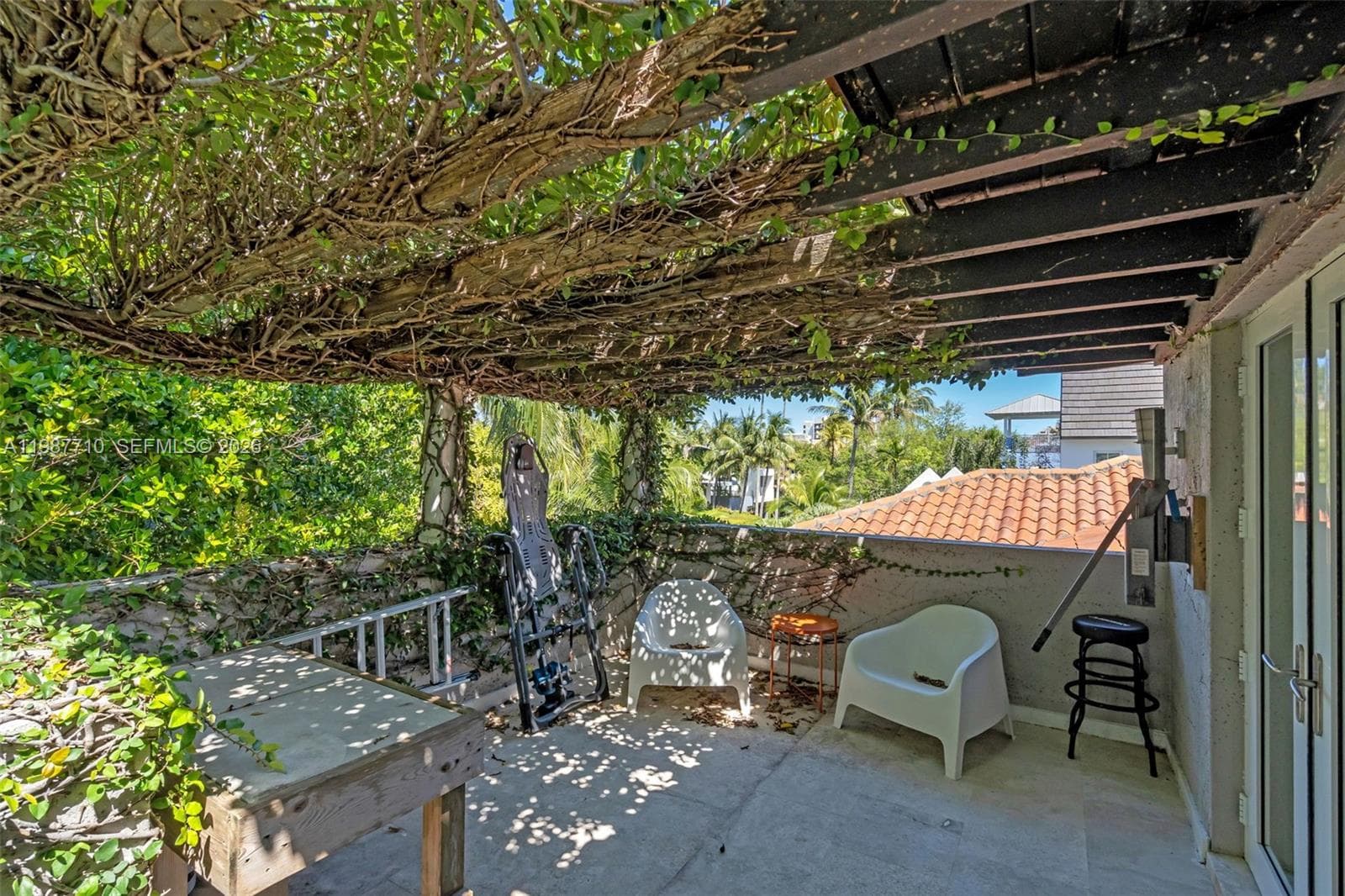 140 Hampton Ln, Key Biscayne FL 33149 — 35