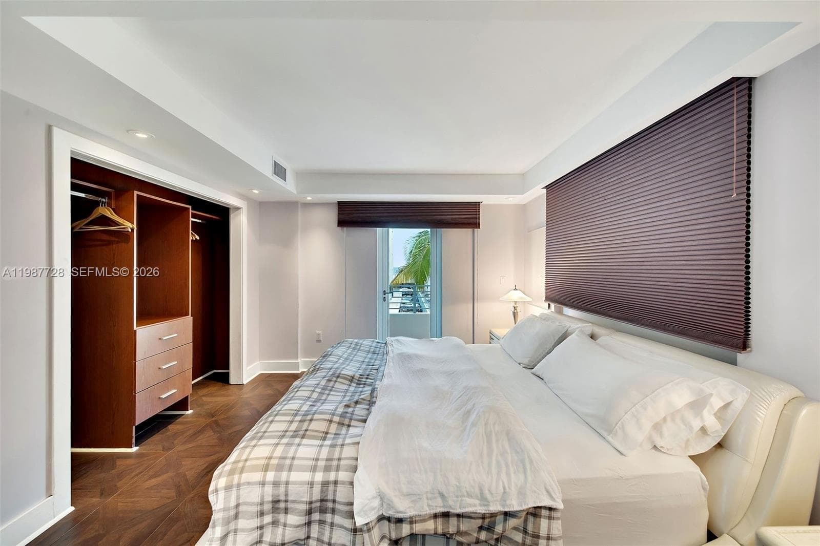 448 Ocean Dr # 302, Miami Beach FL 33139 — 17
