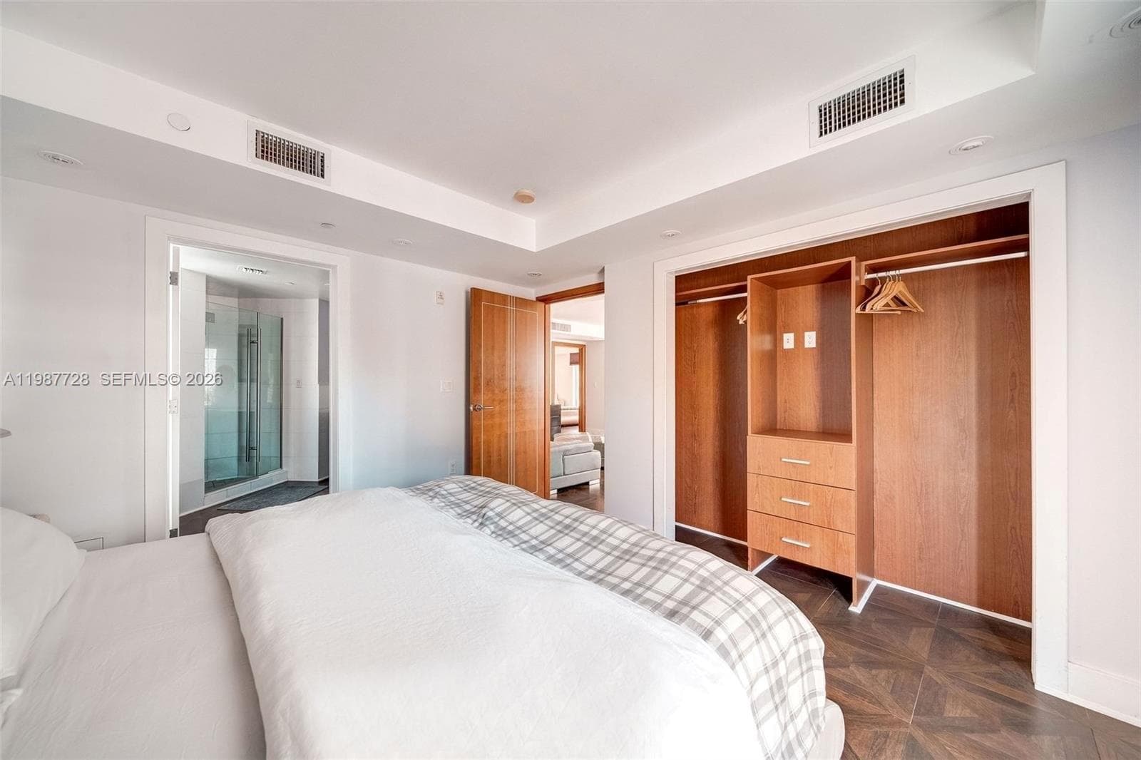448 Ocean Dr # 302, Miami Beach FL 33139 — 18