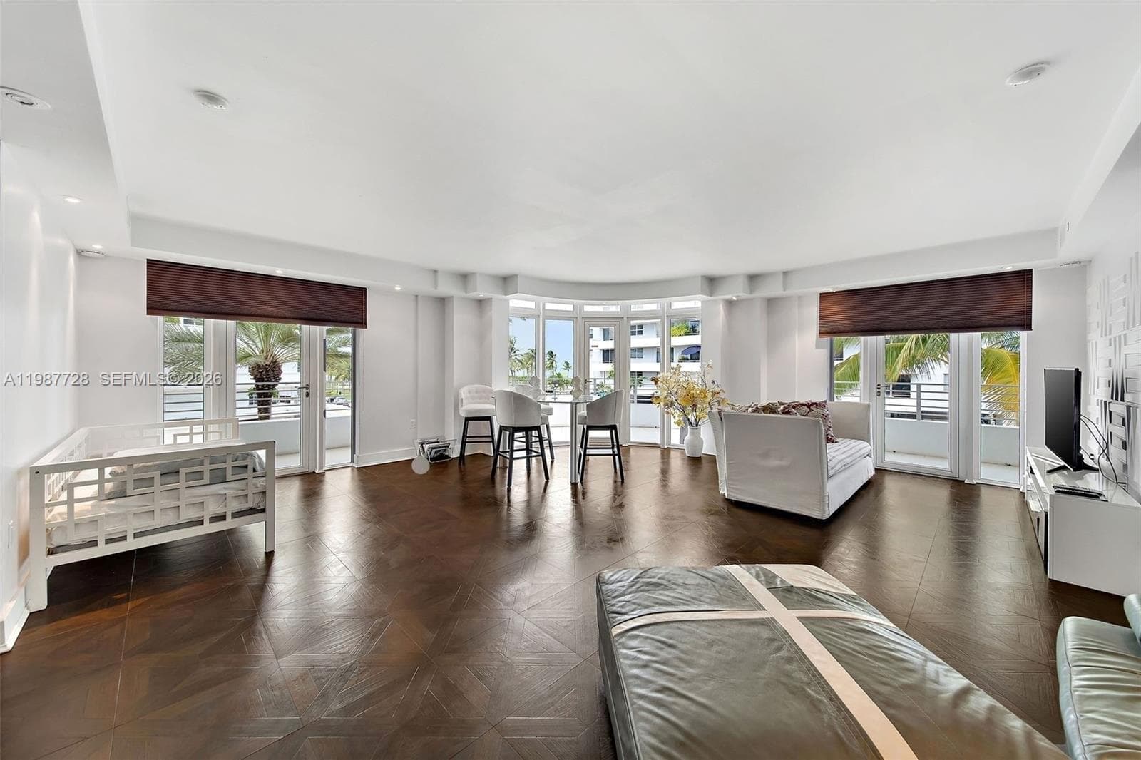 448 Ocean Dr # 302, Miami Beach FL 33139 — 4