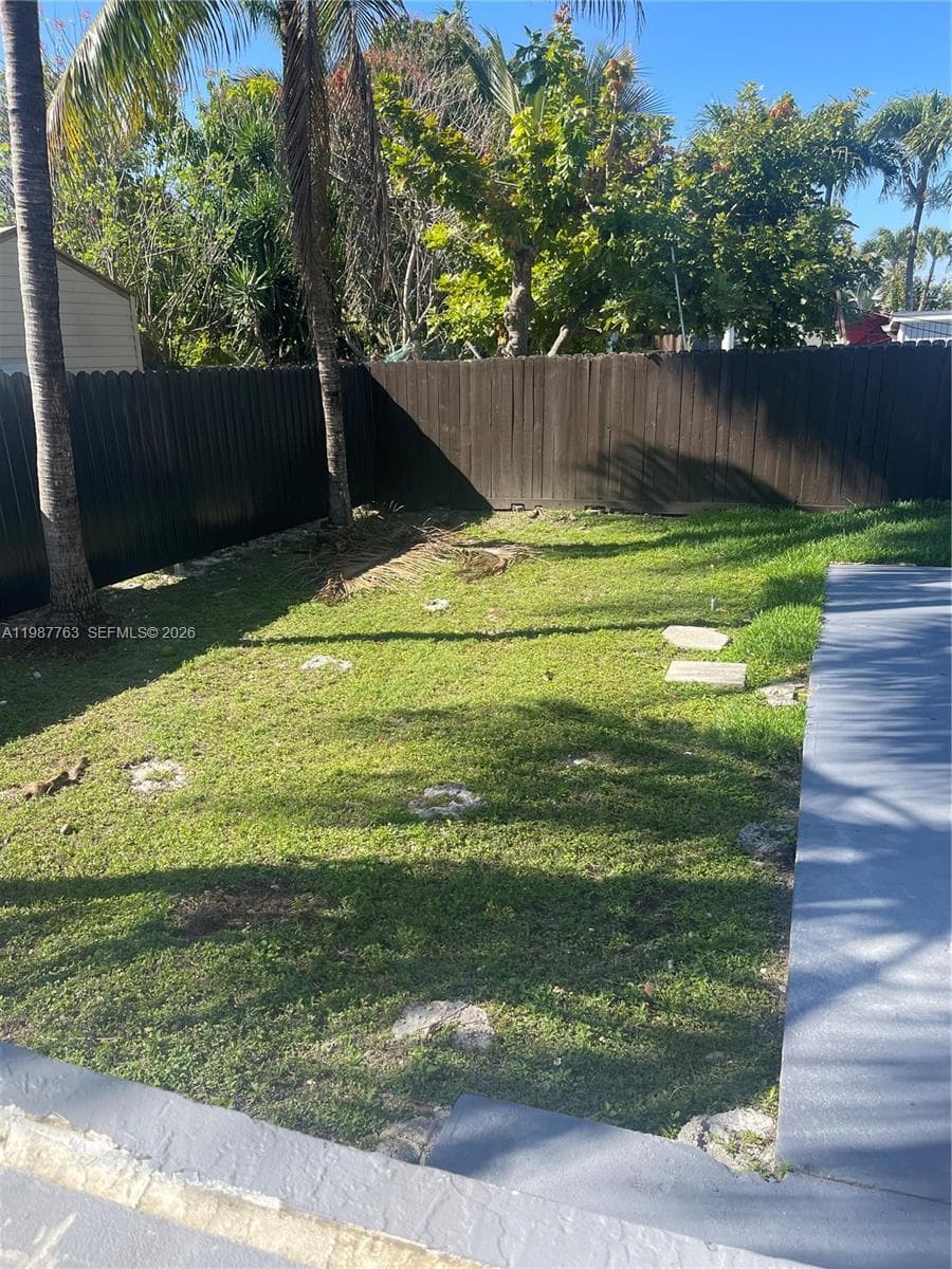 20700 SW 122nd Ave, Miami FL 33177 — 18