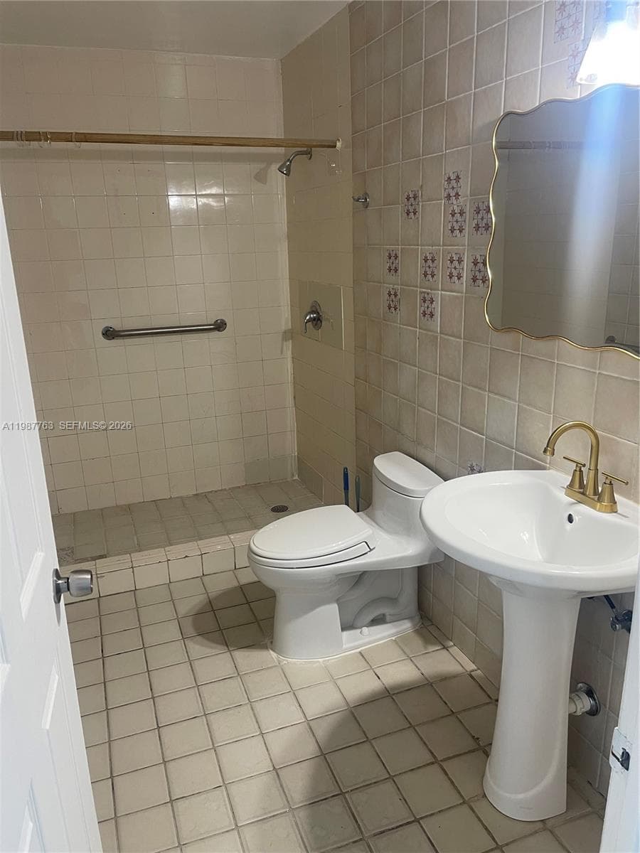 20700 SW 122nd Ave, Miami FL 33177 — 8
