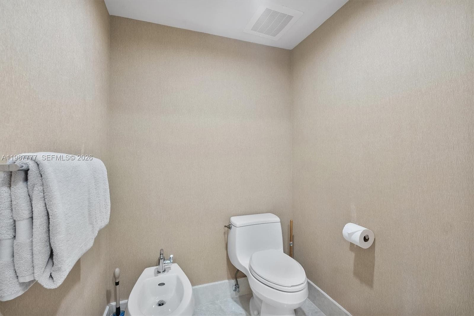 17001 Collins Ave # 2702, Sunny Isles Beach FL 33160 — 16