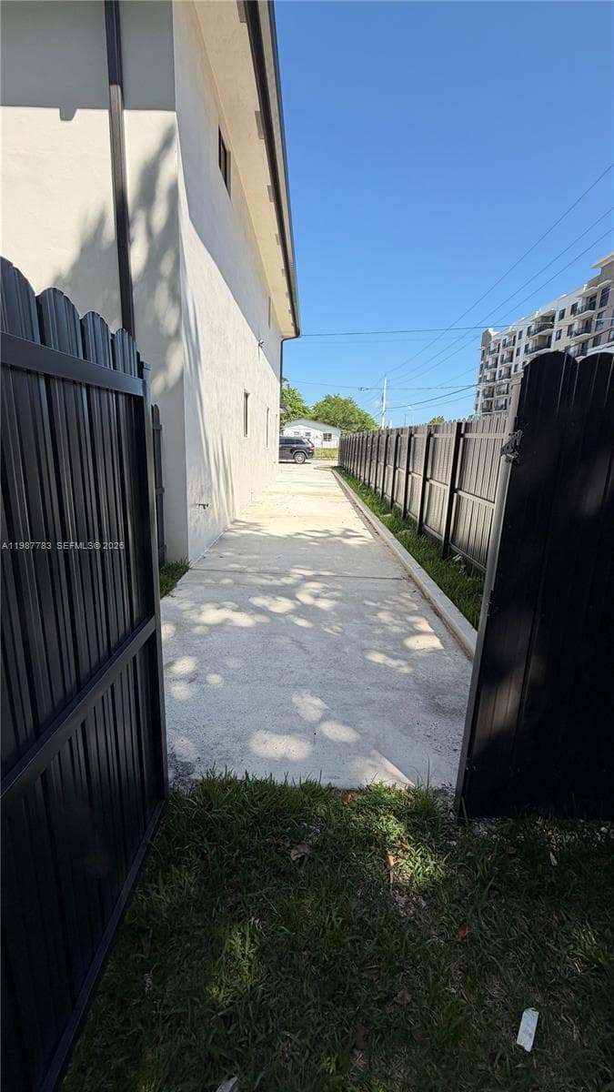 102 PL SW 18340, Perrine FL 33157 — 8