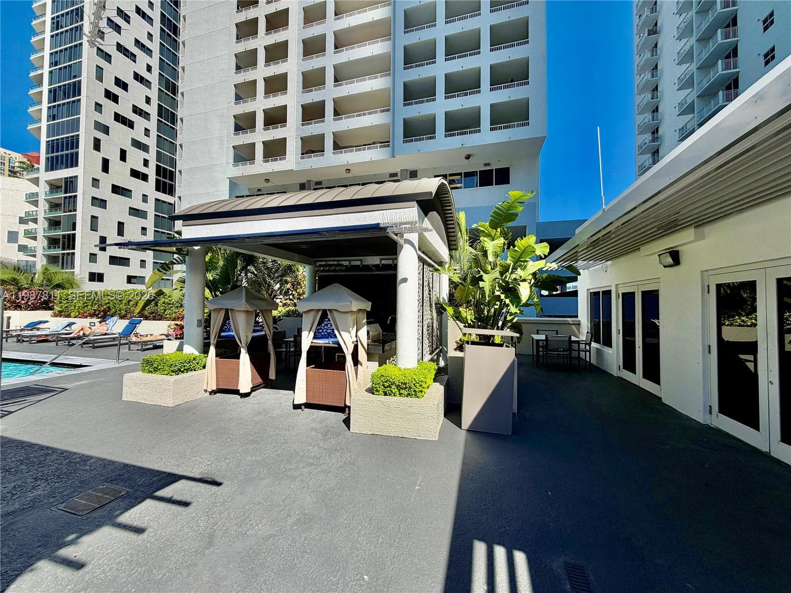 185 SE 14th Ter # 2701, Miami FL 33131 — 23