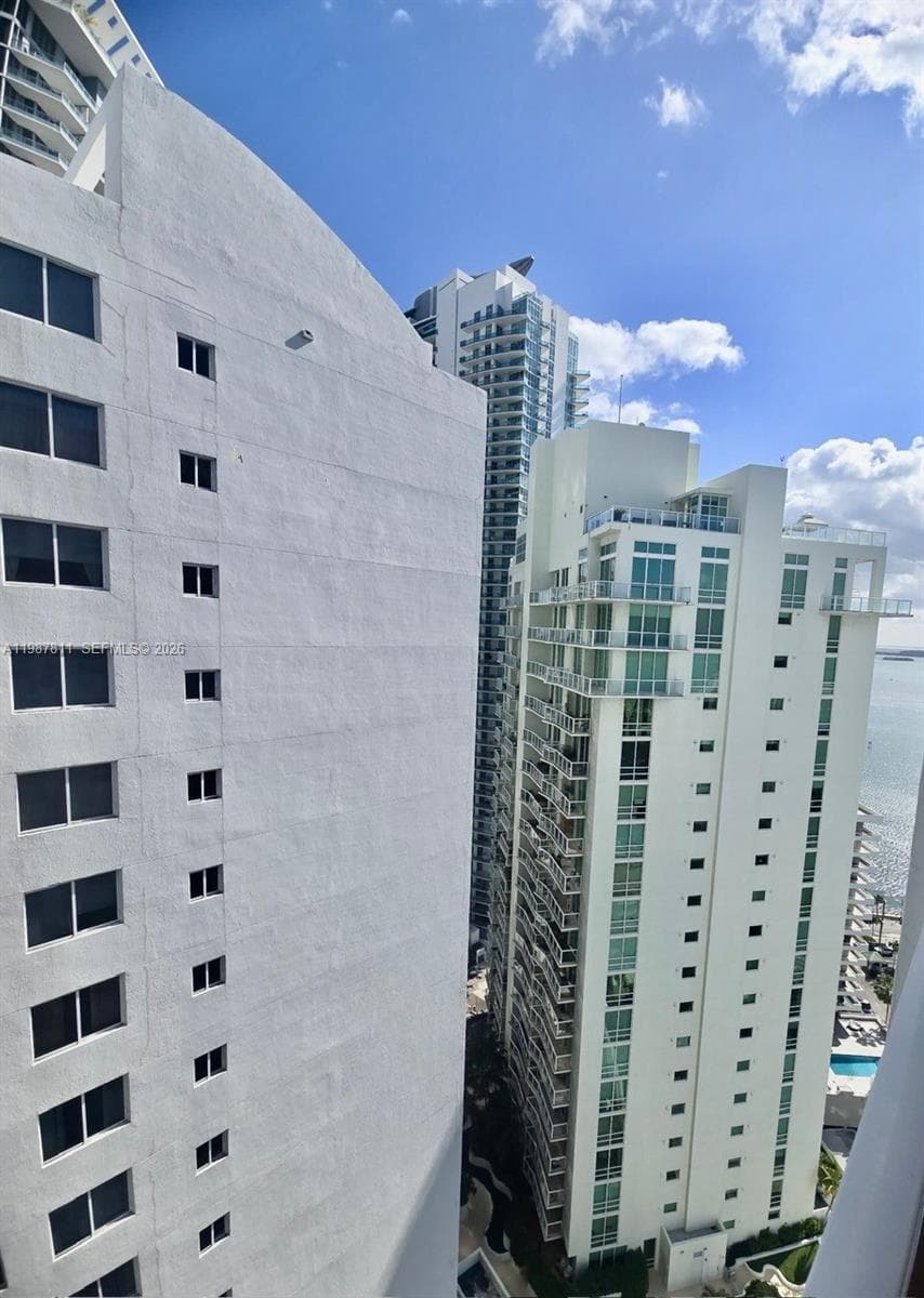 185 SE 14th Ter # 2701, Miami FL 33131 — 16