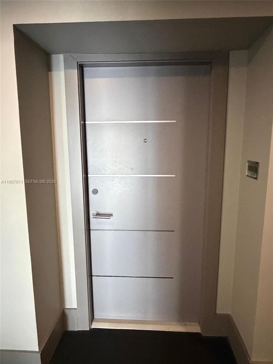 185 SE 14th Ter # 2701, Miami FL 33131 — 3