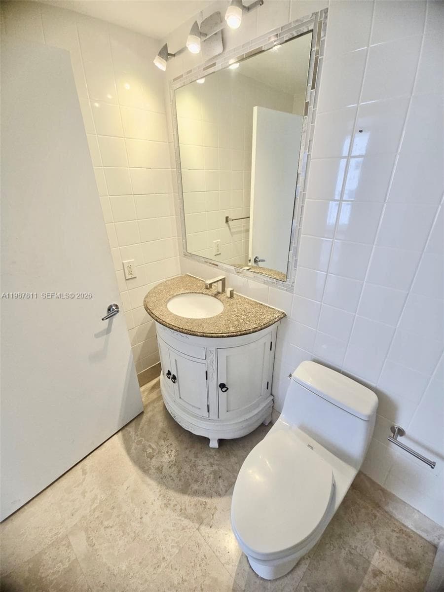 185 SE 14th Ter # 2701, Miami FL 33131 — 10
