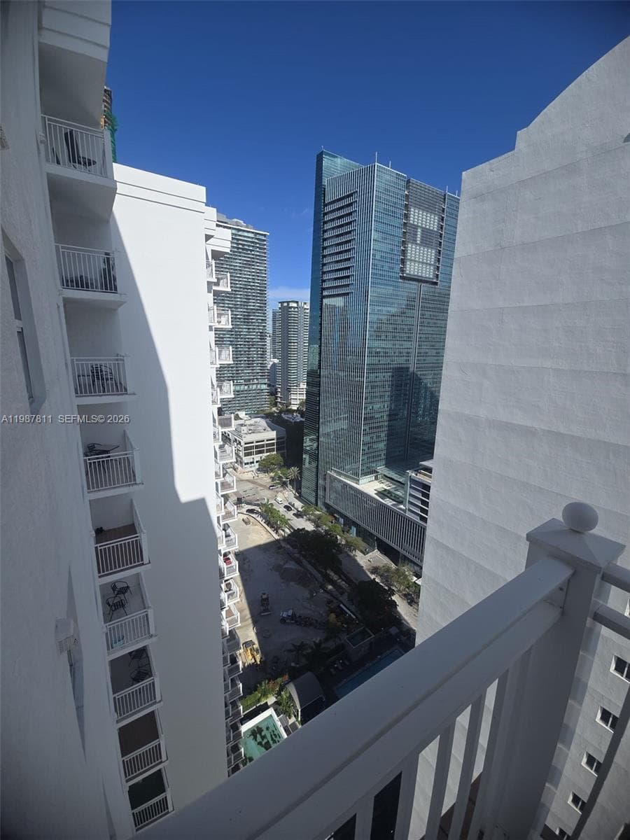 185 SE 14th Ter # 2701, Miami FL 33131 — 15