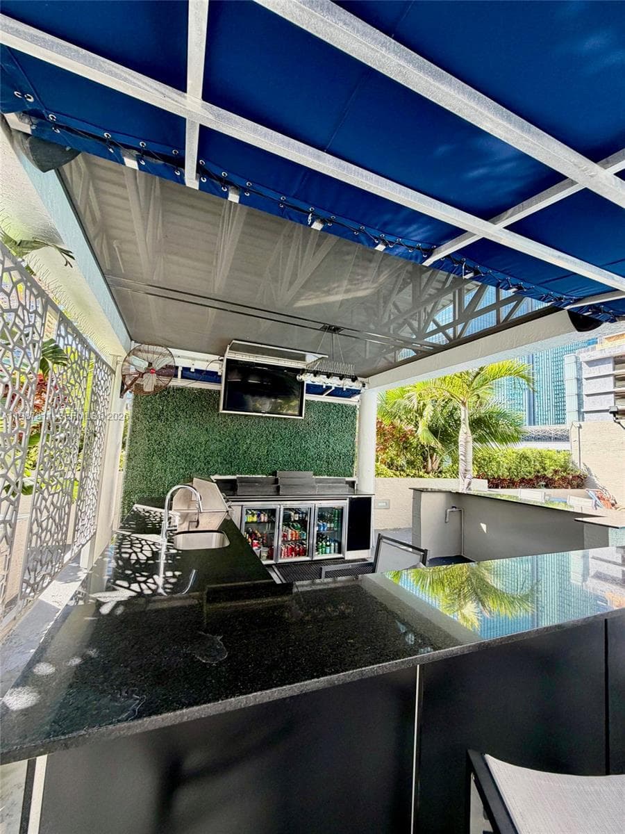 185 SE 14th Ter # 2701, Miami FL 33131 — 25