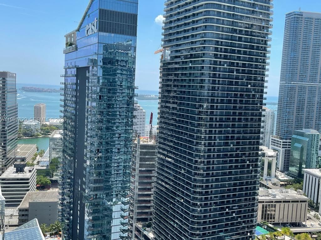 88 SW 7th St # 3609, Miami FL 33130 — 23