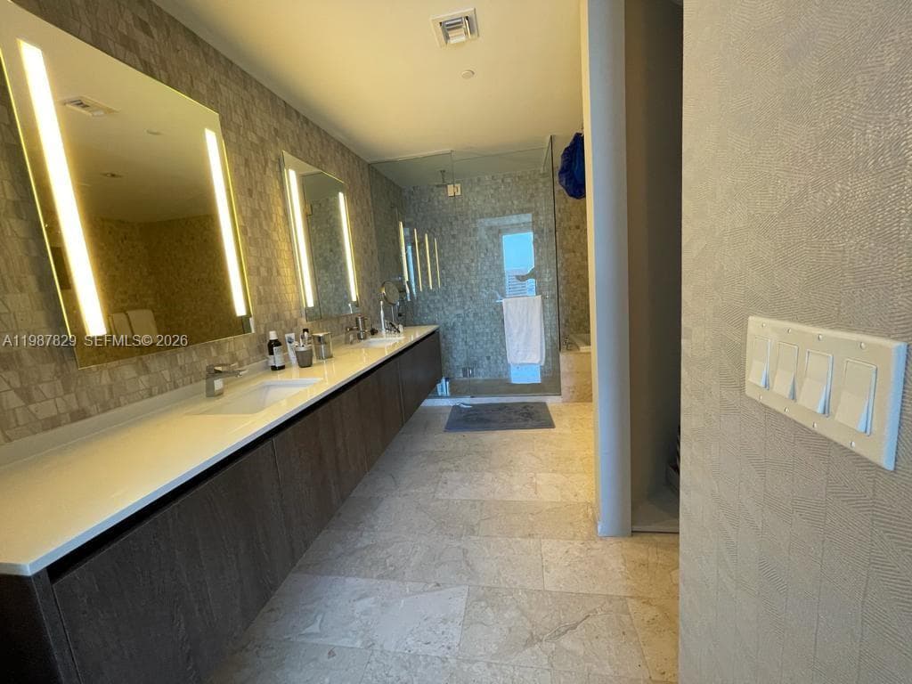88 SW 7th St # 3609, Miami FL 33130 — 6