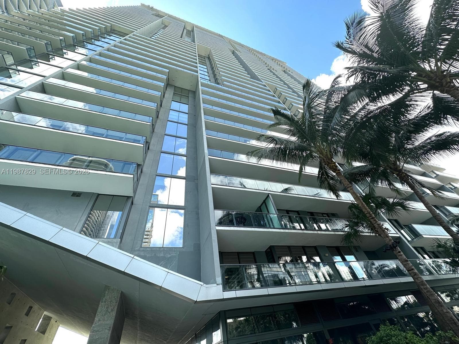 88 SW 7th St # 3609, Miami FL 33130 — 25