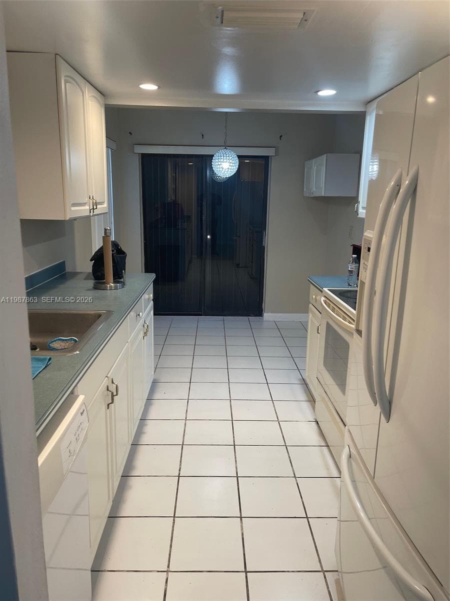 1419 Yellowthroat St, Homestead FL 33035 — 16