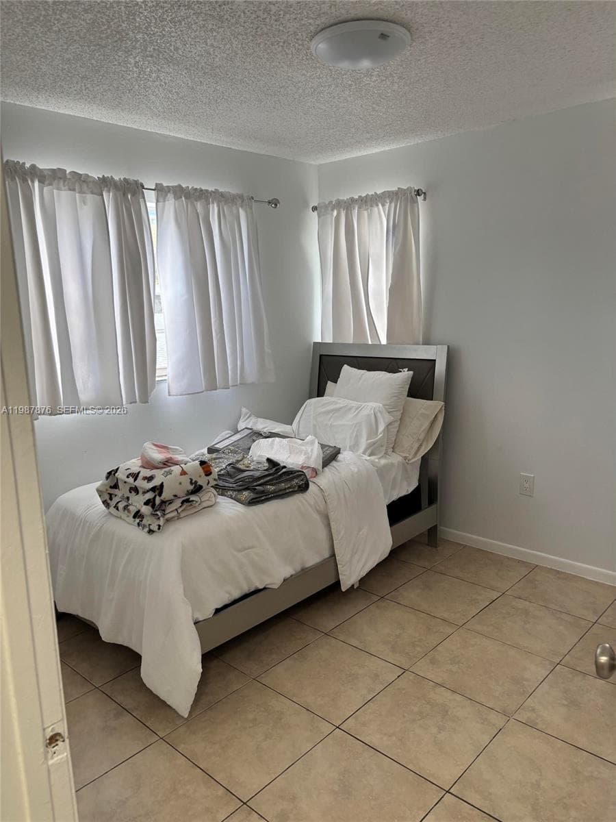 2050 NE 140th St # 12, North Miami Beach FL 33181 — 5