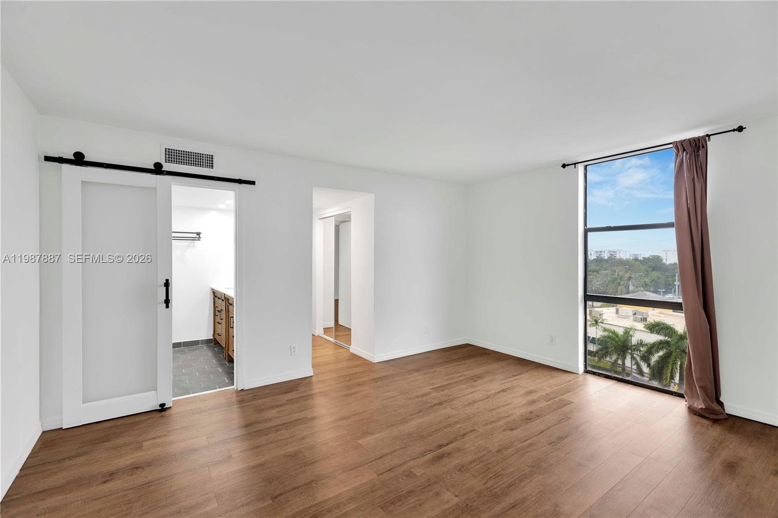 13499 Biscayne Blvd # 613, North Miami FL 33181 — 23