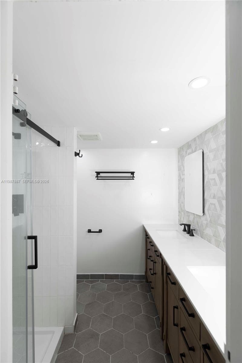 13499 Biscayne Blvd # 613, North Miami FL 33181 — 27