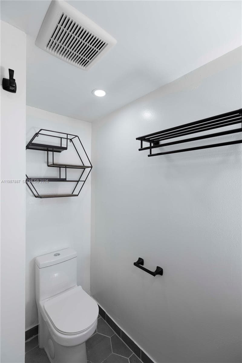13499 Biscayne Blvd # 613, North Miami FL 33181 — 28